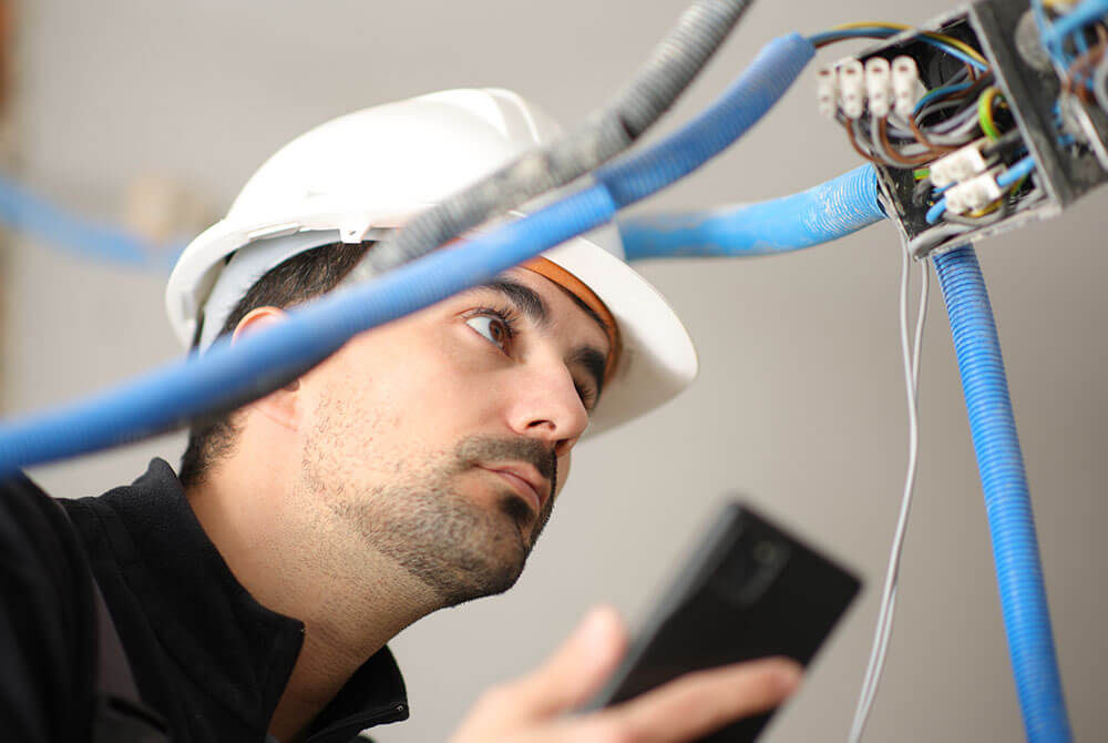 electricians work better with specialized customer service